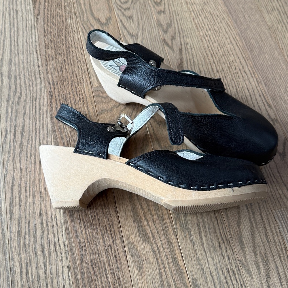 Maguba clogs